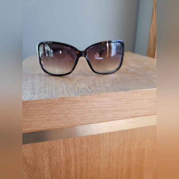 Sunglasses - Picture 7 of 16